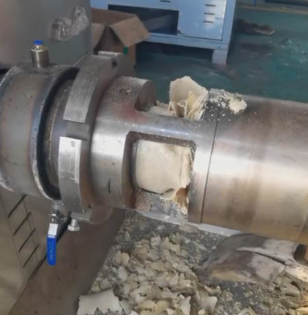 Cold Oil Press Machine - Pressing and Dehulling Sesame Seeds Cold Oil Press Machine - Pressing and Dehulling Sesame Seeds
