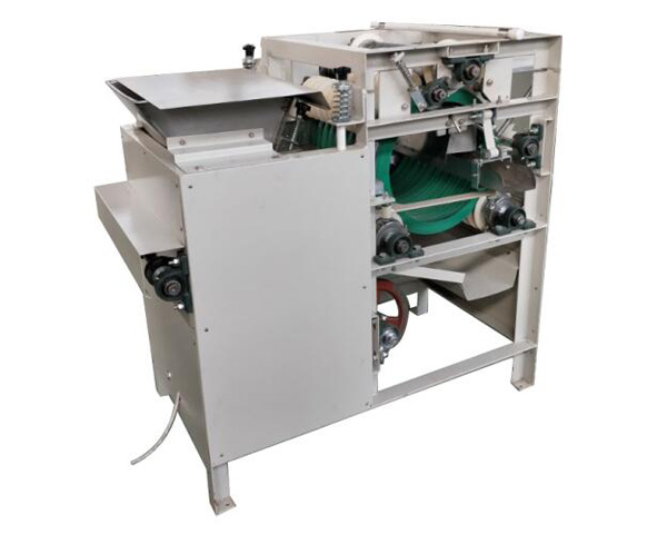 Soybean Decorticating Machine